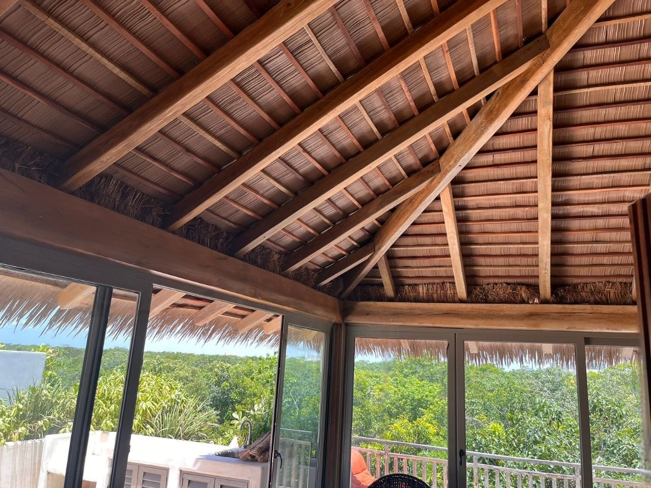 Instalación palapa sintética